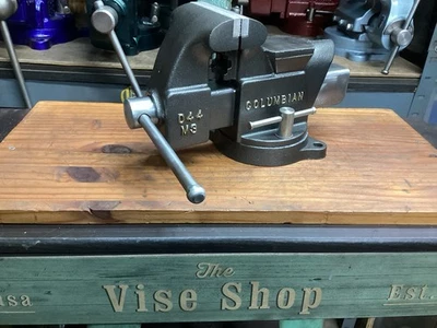 ВОССТАНОВЛЕННЫЕ ВИНТАЖНЫЕ КОЛУМБИЙСКИЕ НАСТОЛЬНЫЕ ТИСКИ D 44 С 4 ЧЕЛЮСТЯМИ 27 ФУНТОВ - Изображение 1 из 4