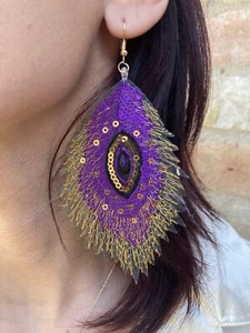 CREATIONS BY LOREN - Set di orecchini pendenti in piuma di pavone ~ NUOVI - Foto 1 di 8