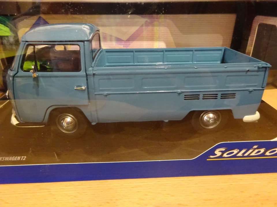 VW Bus T2 Pick up blau Pritsche Modelauto 1:18 NEU Oldtimer - Bild 1 von 1