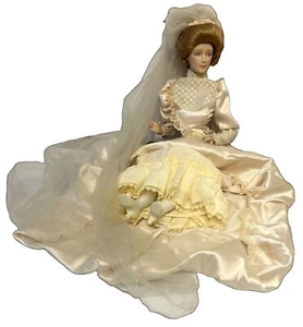 Vtg FRANKLIN HEIRLOOM DOLL PORCELAIN Bride WEDDING DRESS 21”long - Picture 1 of 4