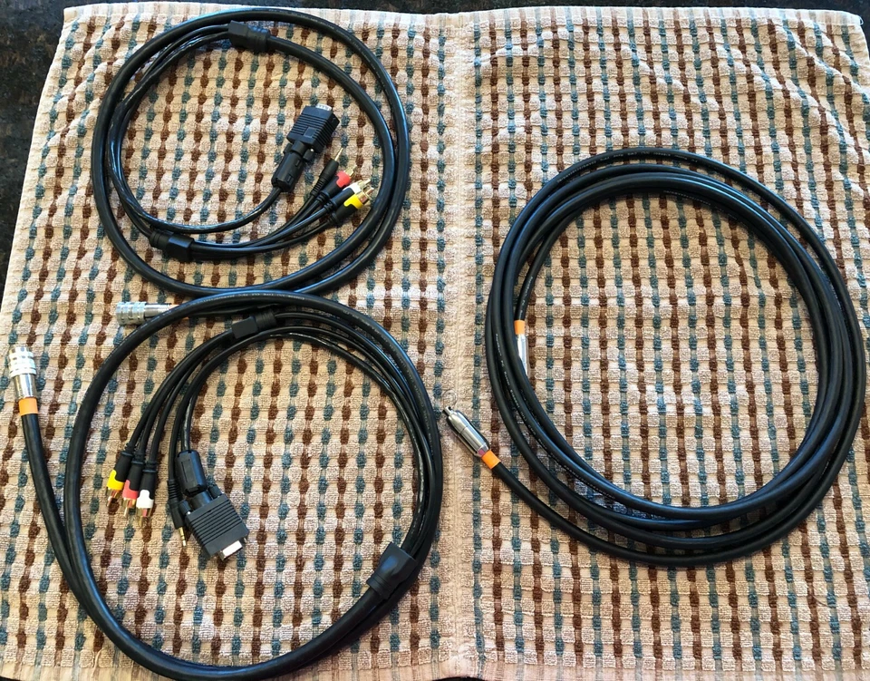 C2G RapidRun Set VGA/3.5MM/Composite Video/Stereo Audio 15ft Runner 2x 6ft Leads - Image 1 of 1