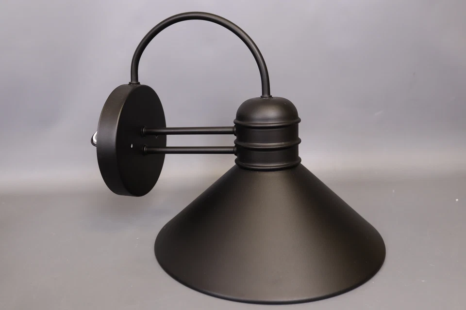 Linterna de pared exterior Westinghouse 6204400 vatios Creek de una luz texturizada negra Foto 1 de 4