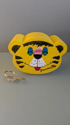 Janosch Spardose Tiger 🐯 aus Holz + Schlüssel – sehr guter Zustand - Bild 1 von 4