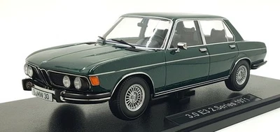 Escala KK 1/18 KKDC180405 - 1971 BMW 3.0 e3 2.Series - Verde - Imagem 1 de 4