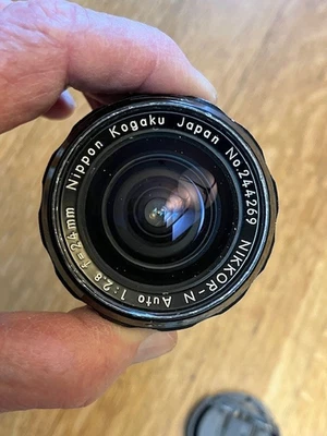 Lente Nikon AI Nikkor-N 24 mm f/2,8 Foto 1 de 4