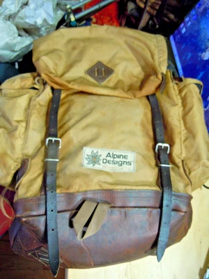 Mochila deportiva vintage Alpine Designs parte inferior de cuero camping senderismo grande # 16 Foto 1 de 4