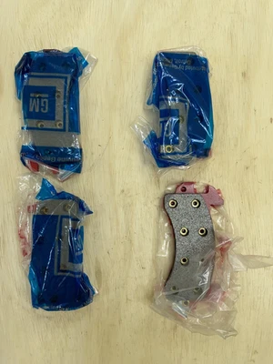 Juego de pastillas de freno de disco semimetálicas Raybestos PG Plus LeSabre Fleetwood PGD154M Foto 1 de 4