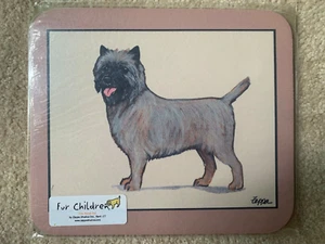 SOLO QUEDA 1 - Nueva almohadilla antideslizante para ratones Cairn Terrier perro sobre fondo beige liso - Imagen 1 de 1
