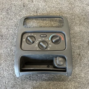 Interruptor de calefacción manual Jeep Liberty KJ 02-04 CA control de clima radio bisel ajuste - Imagen 1 de 6