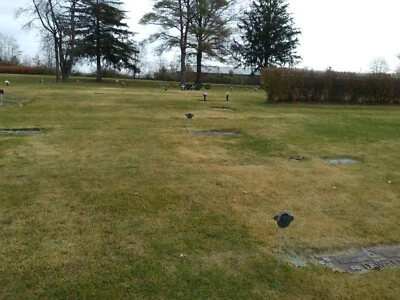 Lote de (4) parcelas de cementerio en venta Twin Hills Memorial Park Muncy Pa $5,000 OBO Foto 1 de 4