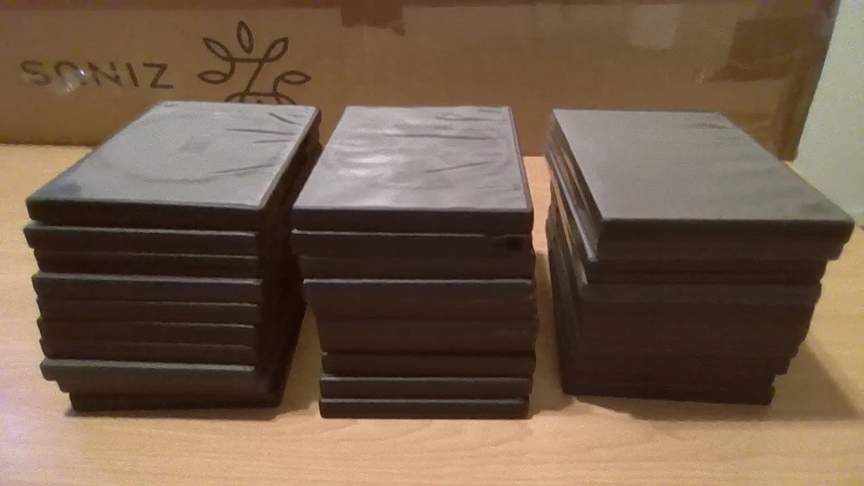 30 Empty Pre-Owned DVD Cases....All Single Disc.....86 - Imagem 1 de 1