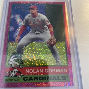 2025 Topps Heritage - Nolan Gorman #18 cromo rosa brillo refractor - Imagen 1 de 2