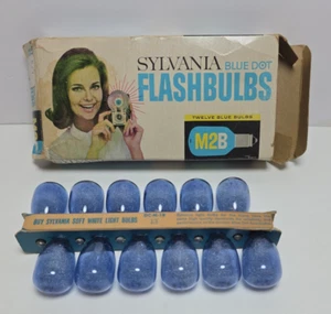 Vintage box of 12 M2B Sylvania Blue Dot Flashbulbs Vintage Original Box - Picture 1 of 12