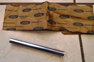 FORD GRANADA 1981-1982 moldura de puerta trasera de gas/combustible E1DZ-54405A48-A Foto 1 de 3