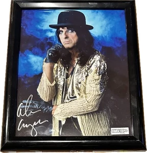 Alice Cooper signiert 8” x 10”, FanExpo Kanada Aufkleber - Bild 1 von 3