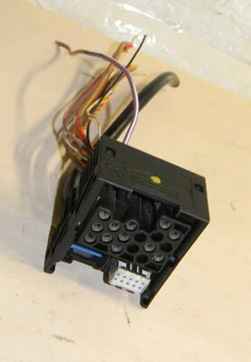 **BMW E32 E34 E36 E46 318i 320i 323i 325i 328i M3 525i 535i M5 735i Stereo Plug - Изображение 1 из 4