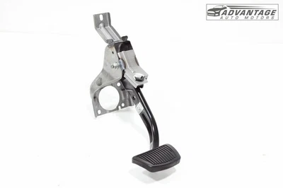 2019-2023 KIA FORTE FLOOR STOP BRAKE PEDAL W/ SUPPORT BRACKET 32800-J3200 OEM - Image 1 of 4