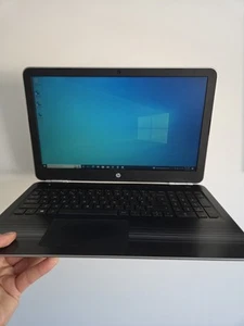 HP Pavilion 17 -8GB RAM - 17.3 pulgadas Pantalla - Windows 10 PRO 465GB HDD - Imagen 1 de 15