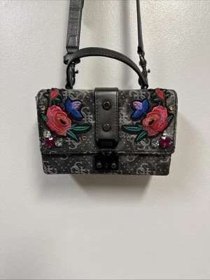 Bolso Bandolera GUESS Badlands Floral Denim Envejecido Y2K Usado en Excelente Condición Foto 1 de 4