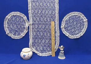 Kommode Schal blaue Spitze Keramik Kerzenhalter blaue Rosen Keramik Maus Glocke - Bild 1 von 6