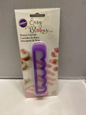 Wilton Flower Cut Out Cake Decorating - Image 1 of 4