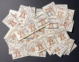 100 Briefmarken für Kunst oder Basteln 13 Cent Liberty Bell USA #1618 Coil Singles - Bild 1 von 2