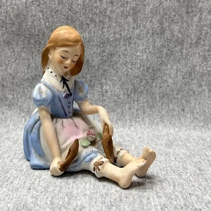 Lenwile Ardalt Niña Estatuilla Bisque Quitar Zapatos Descalzos Sin Almohada  - Imagen 1 de 6