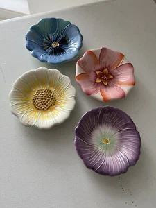 J McCall Blue Sky | Floral Art Pottery Set of 4 Tea Plates | Colorful - Picture 1 of 7