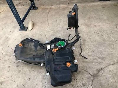 AUDI A4 2004-2009 tanque de combustible con conjunto de bomba convertible de gasolina de 2,0 L OEM Foto 1 de 4