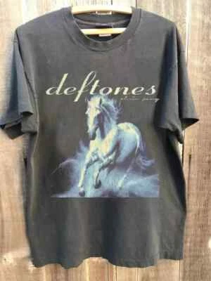 Camiseta Deftones PONY Estilo Vintage Unisex Carbón S-5XL Foto 1 de 4