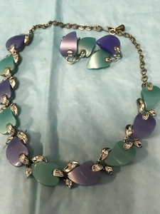 CLAUDETTE NECKLACE & EARRINGS--BLUE & GREEN LUCITE----------------------------bm - Picture 1 of 5