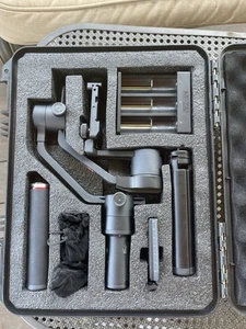 MOZA Aircross 1 3-Axis Gimbal Camera Stabilizer + CASE + Xtra Batteries - Picture 1 of 3