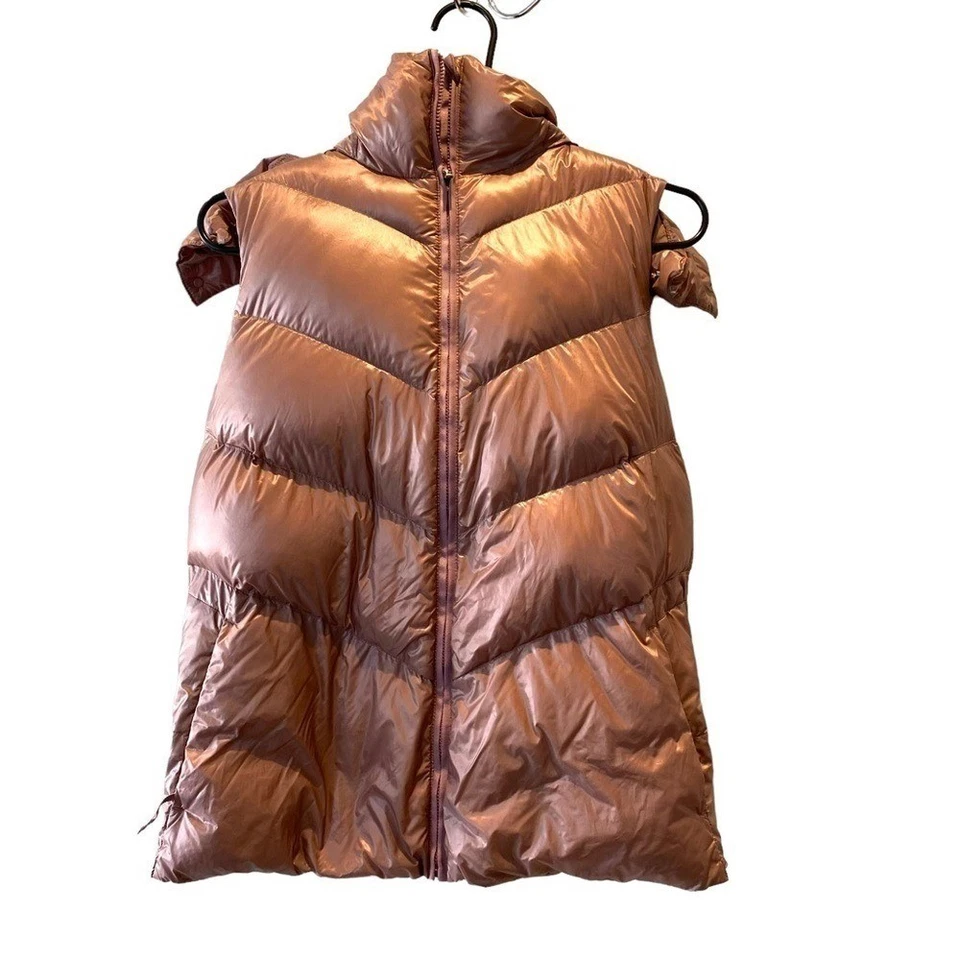 Chaleco de plumón Athleta Lofty Dogwood malva talla pequeña Foto 1 de 4