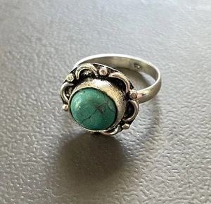 Sterling Silver Ring Green Turquoise Style Stone Size 8 Boho Desert Punk Look - Imagen 1 de 5