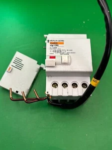 Merlin Gerin 26665 Vigi C60 30mA 3 fases 4 polos RCBO RCD - Imagen 1 de 4