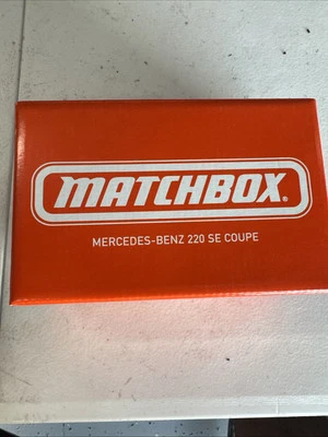 MATCHBOX Mercedes-Benz 220 SE cupé Mattel Creations  Foto 1 de 3