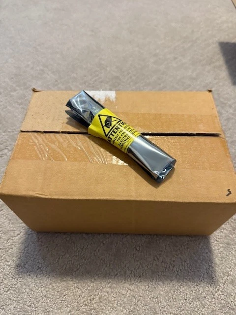 Palo Alto PAN-QSFP-40GBASE-SR4 40Gb QSFP+SR4 for PA-7000 Series, PA-5200 Series. - Image 1 of 1