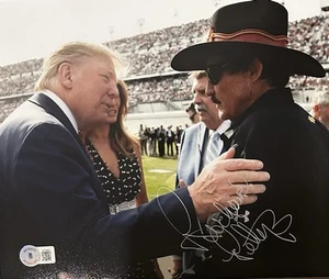 Foto firmada por Richard Petty autografiada de Donald Trump 8x10 Beckett certificado de autenticidad BAS A rara - Imagen 1 de 1