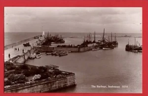 SEAHOUSES THE HARBOUR + BARCOS DE PESCA BK MONARCH JOHNSTON RP - Imagen 1 de 1