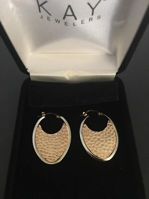 Pendientes de oro amarillo/blanco de 14kt de diseño único de Kay Jeweler’s Retail $399 Foto 1 de 2