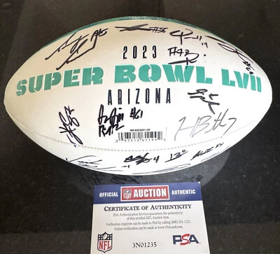 🏈Firmado por Travis Kelce✍️Kansas City Chiefs Super Bowl 57 Pelota Más de 15 Firmas Foto 1 de 4
