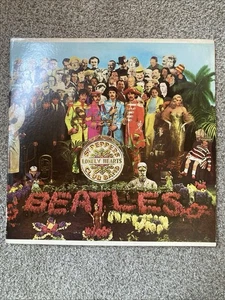 THE BEATLES ~ SGT. PEPPERS ** 1967 UK Black/Yellow PARLOPHONE LP FOOLS & INSERT. - Picture 1 of 5