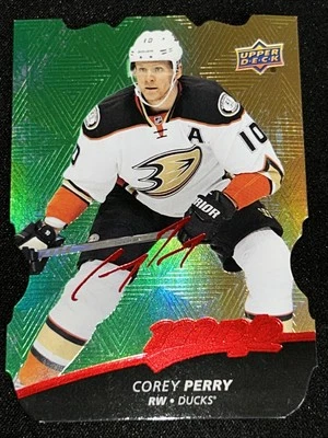 COREY PERRY Oilers Level 3 Gold Diecut 2017-18 Upper Deck MVP #4Free Comb - Image 1 of 2