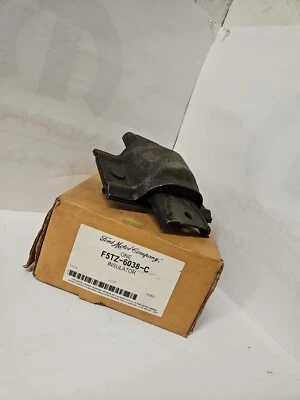 Montaje motor delantero derecho 1983-1997 para Ford F Super Duty, F-150, F-250, F-350 Foto 1 de 3