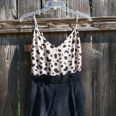 Mono Guepardo Socialite Pequeño Estampado Animal Cuello Bolsillos de Una Pieza Foto 1 de 4