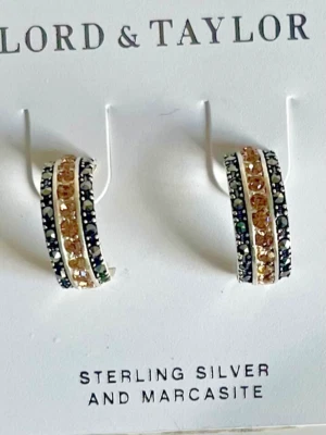 Pendientes Lord & Taylor de plata de ley 925 con marcasita y pedrería Foto 1 de 4