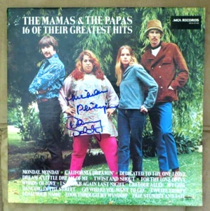 Die "Mamas & Papas Greatest Hits" LP signiert von Michelle Phillips & Denny Doherty - Bild 1 von 2