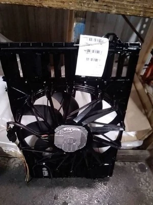 Radiator Fan Motor Fan Assembly Fits 10-16 PORSCHE PANAMERA 2769111 — 第 1/4 张图片