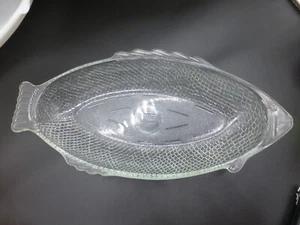 Vintage Glasbake Clear Glass Fish Shaped Oven-Proof Casserole Dish 18 x 8.5” Exc - Picture 1 of 7