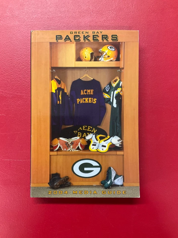 NFL Green Bay Packers 2004 Media Guide (Excellent Condition) - Image 1 of 3